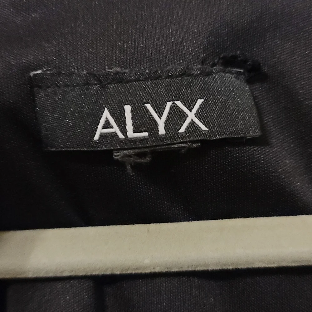 Blouse - Picture 2 of 4